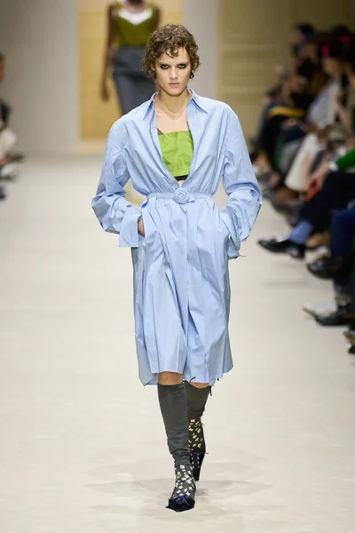 Look 53